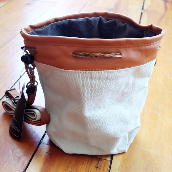 Drawstring Camera Bag with Strap - Picture 3 of 8